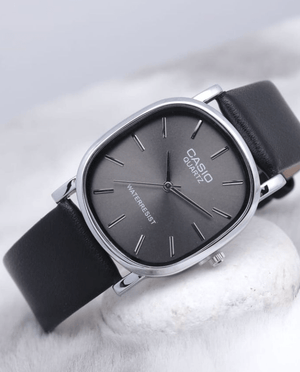 Leather Wristwatch Zambeel